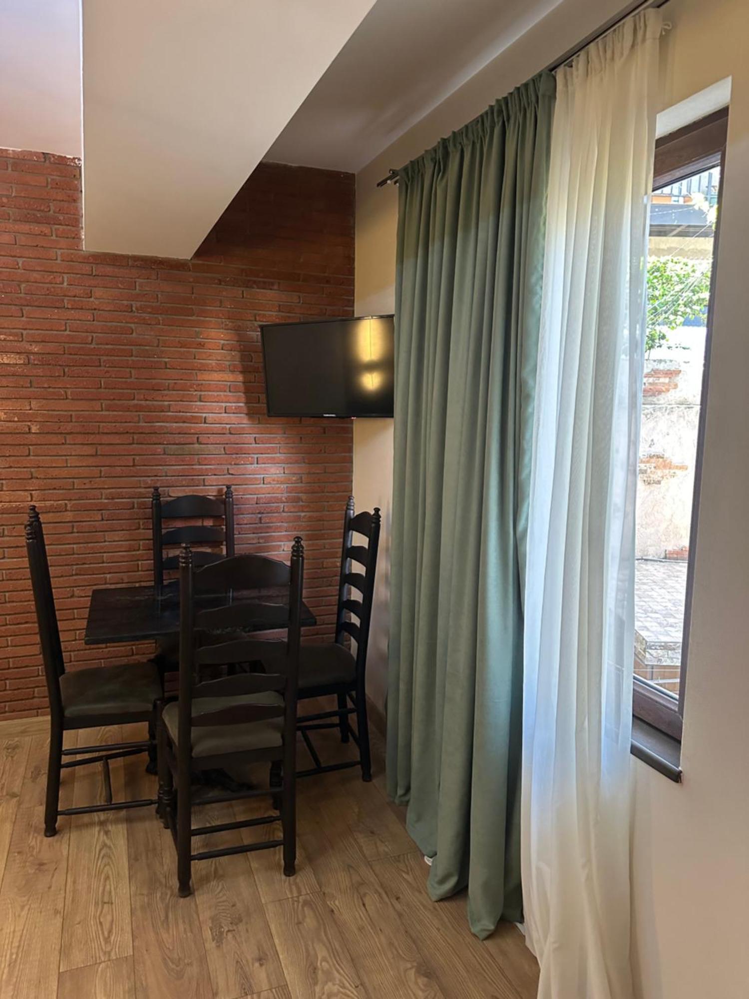 Wine Hills Hotell Tbilisi Eksteriør bilde